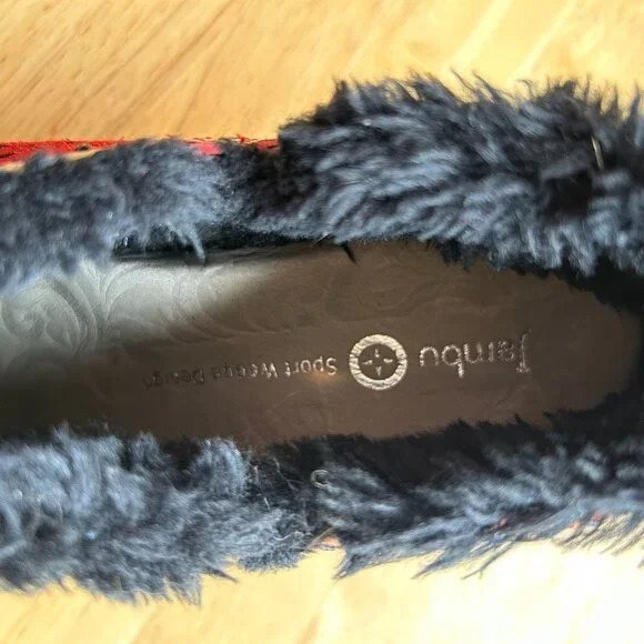 Jambu Womens Decorative Red Suede Black Fur Trim Shoes Sz 7 1/2 - Picture 8 of 9
